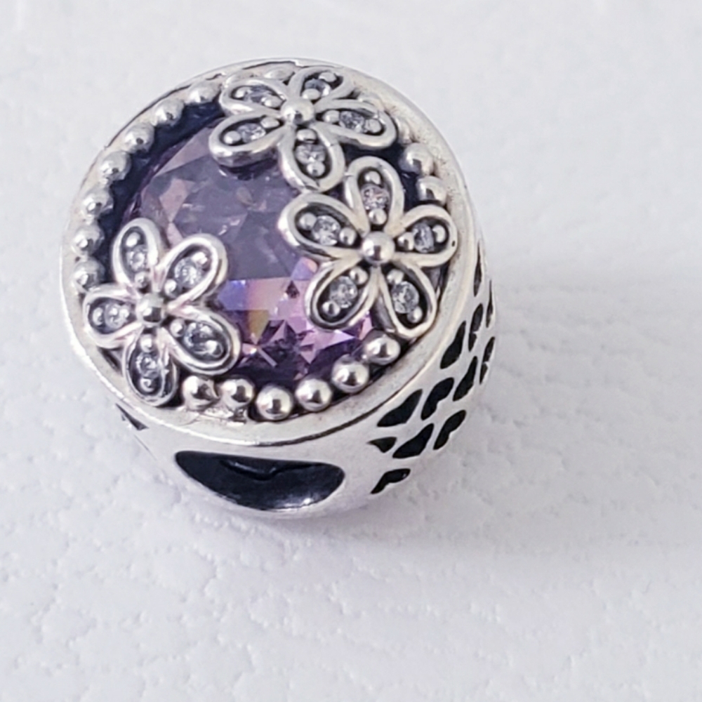 🌼Authentic Pandora ⭐️RETIRED⭐️DAISY MEADOW CHARM - Picture 2 of 5